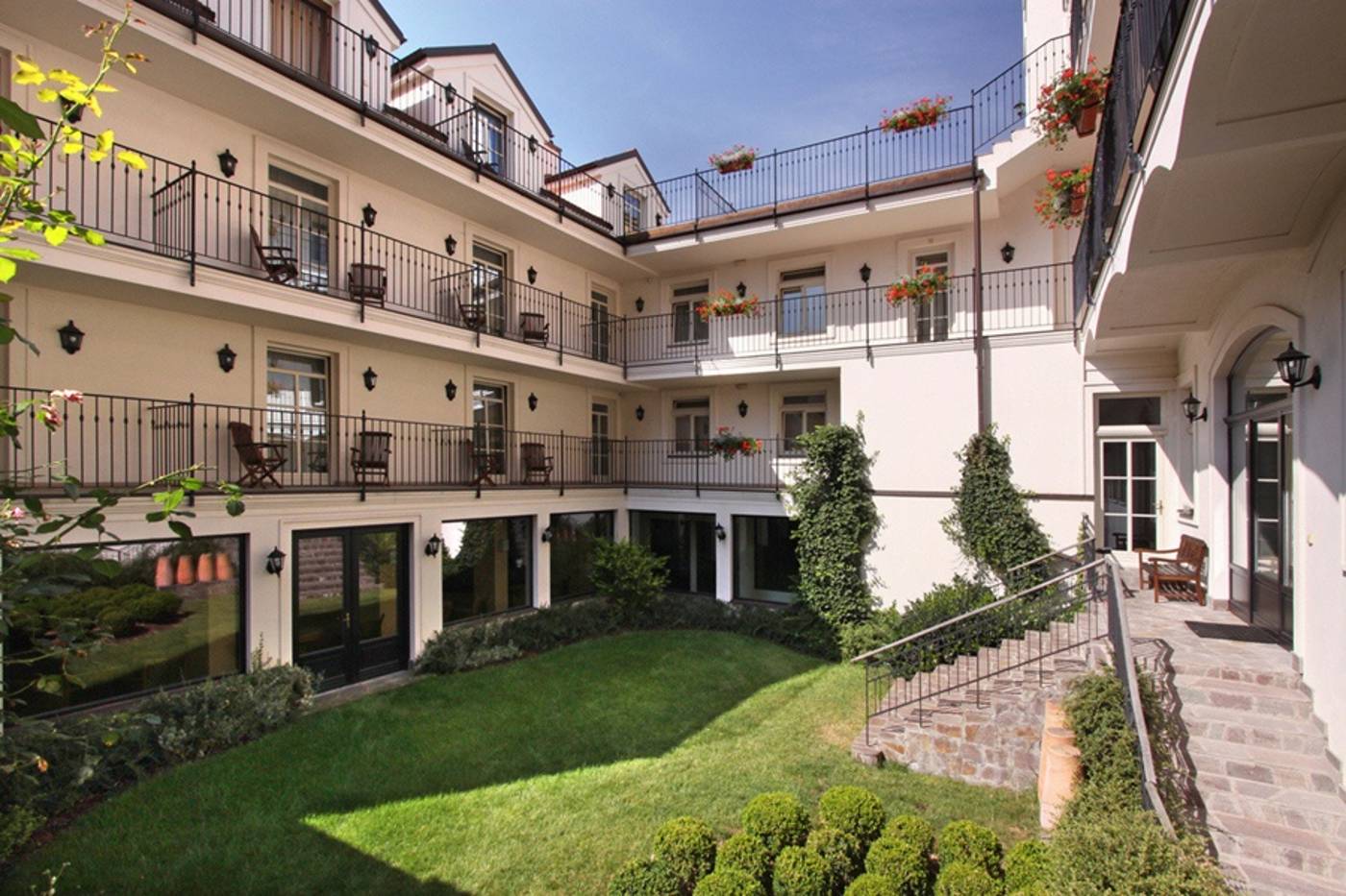 Angelis-Hotel-Prague-General-view-2