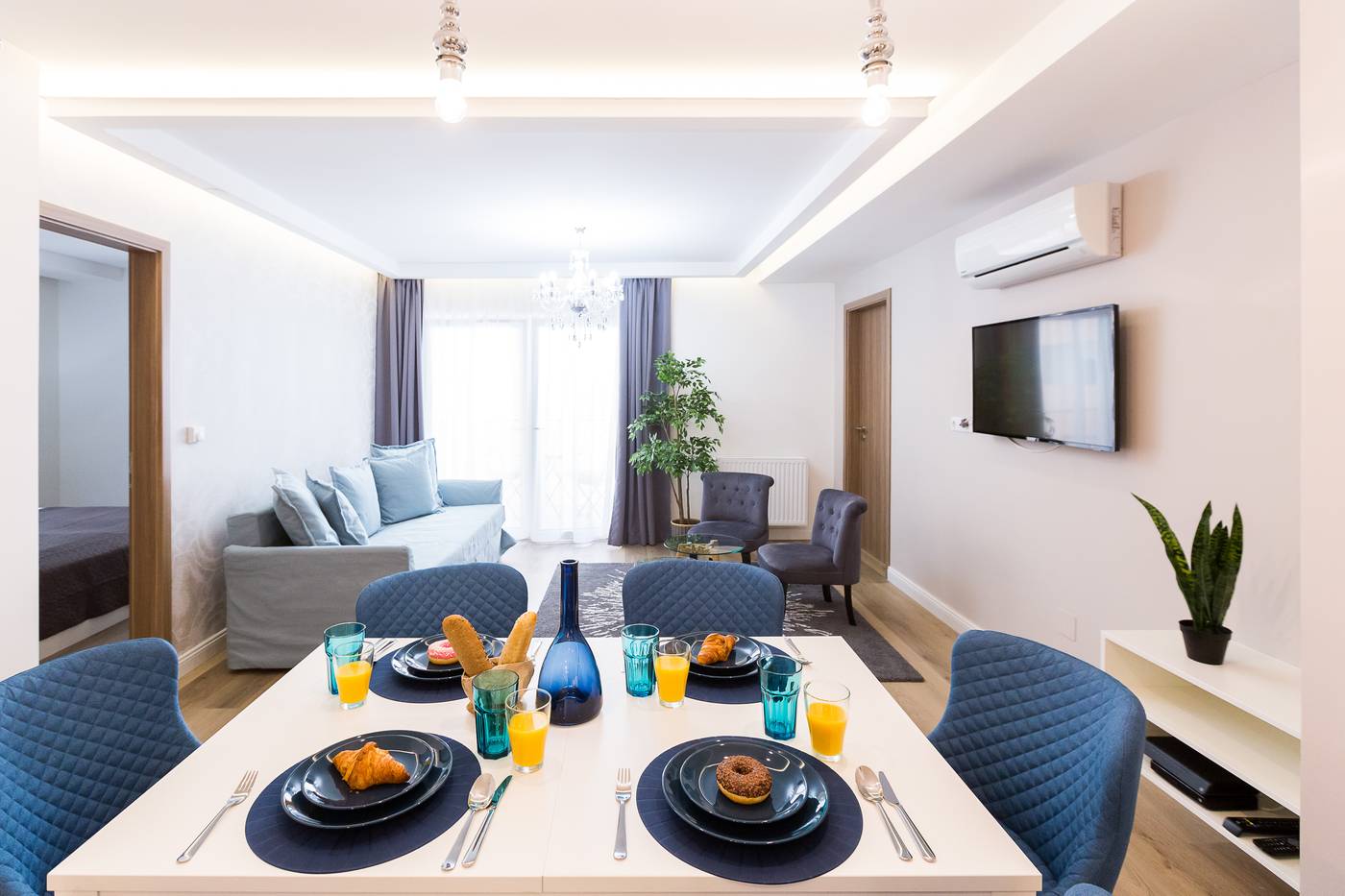 Vagabond-Broadway-Room-19