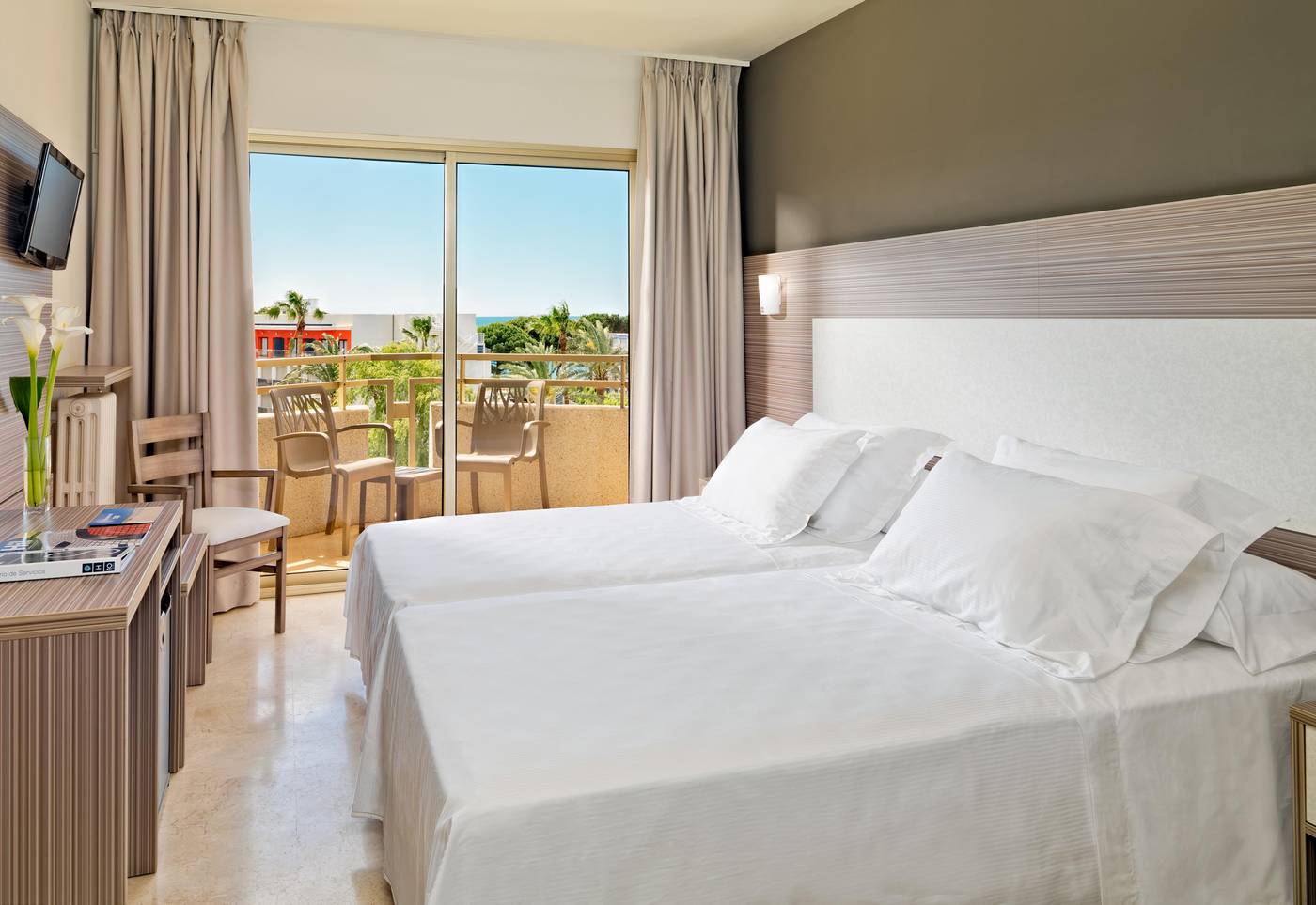 H10-Cambrils-Playa-Room-9