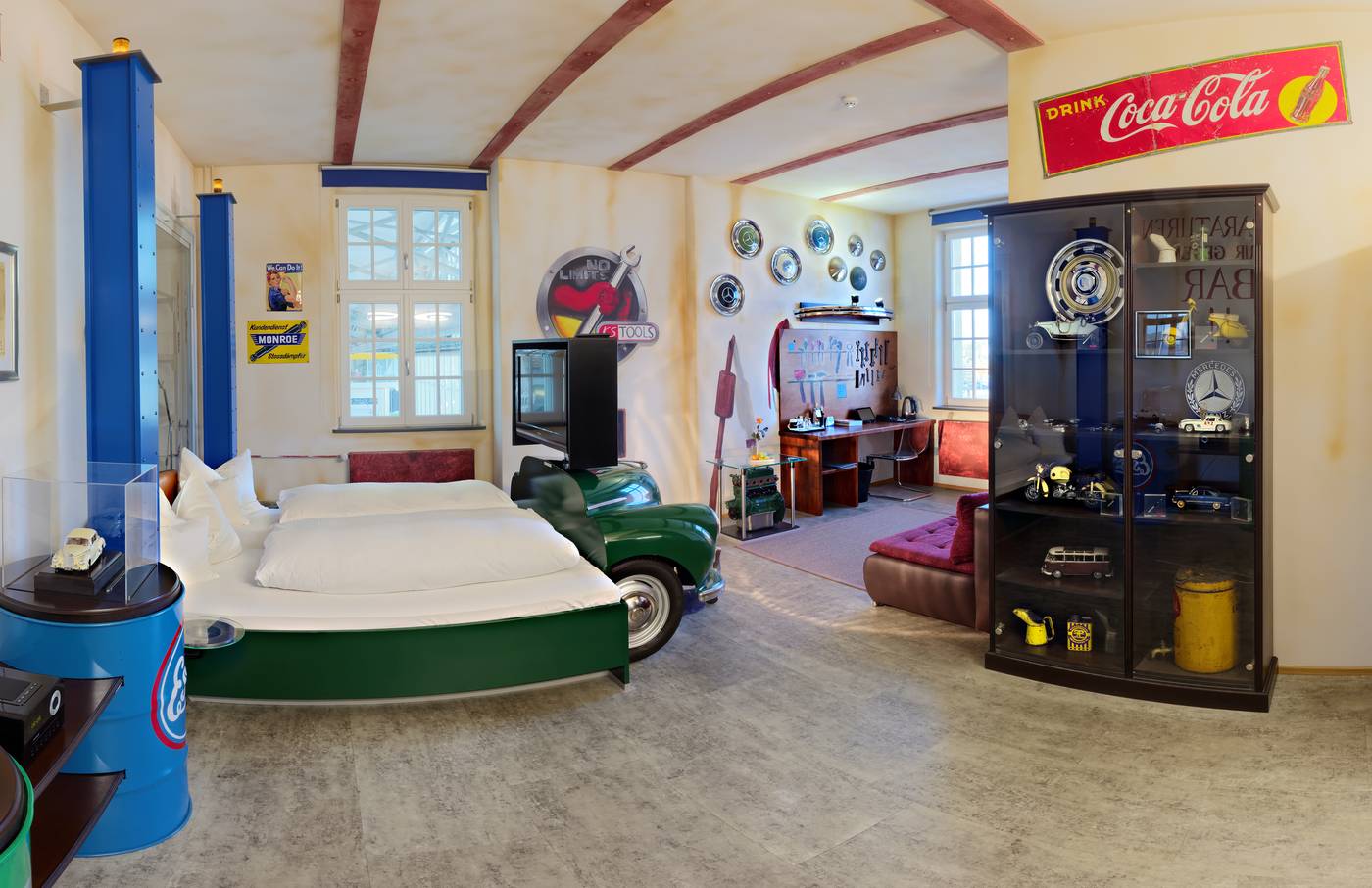 V8 Hotel Classic Motorworld Region Stuttgart-Germany-STUTTGART-Room-7