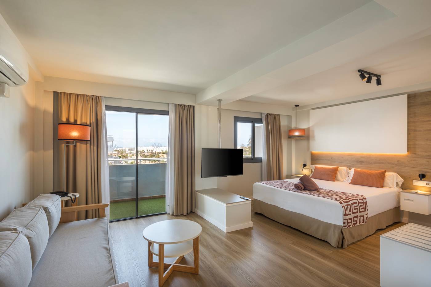 Hotel-LIVVO-Anamar-Suites-Room-23
