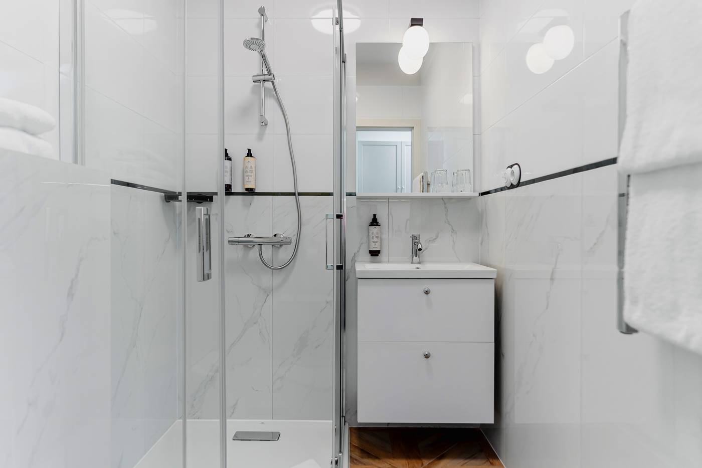 N33-Premium-Apartments-Old-Town---Destigo-Hotels-Room-18