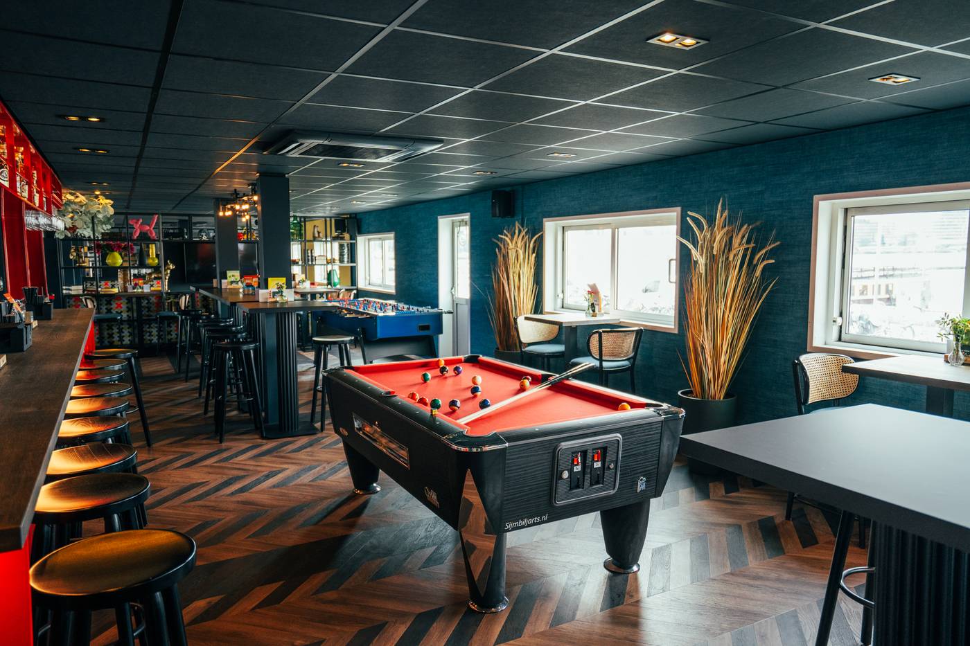 Botel-Sports-and-Entertainment-14