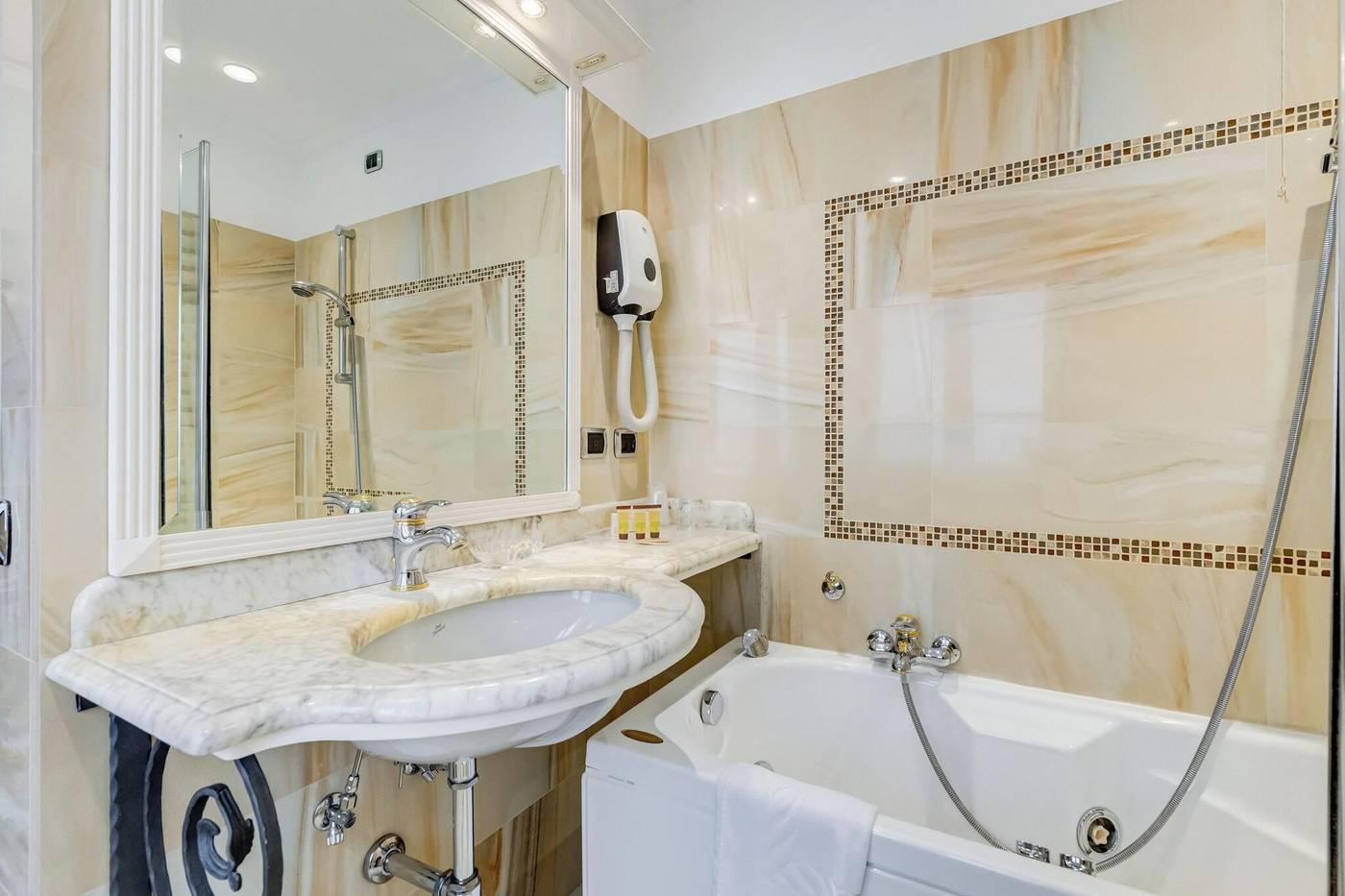 Residenza-Cellini-Room-47