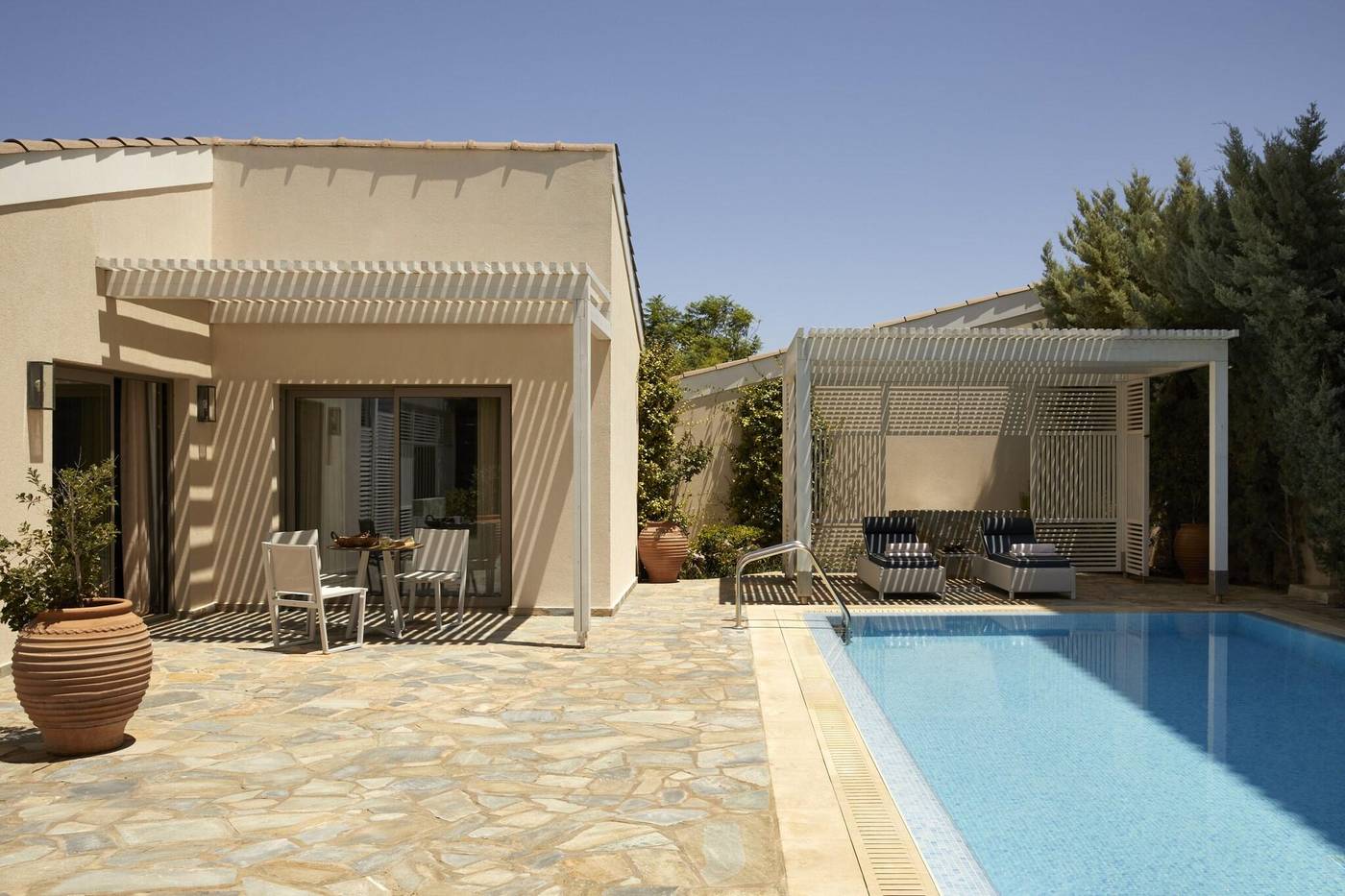 Kermia-Beach-Bungalow-Hotel-Room-8