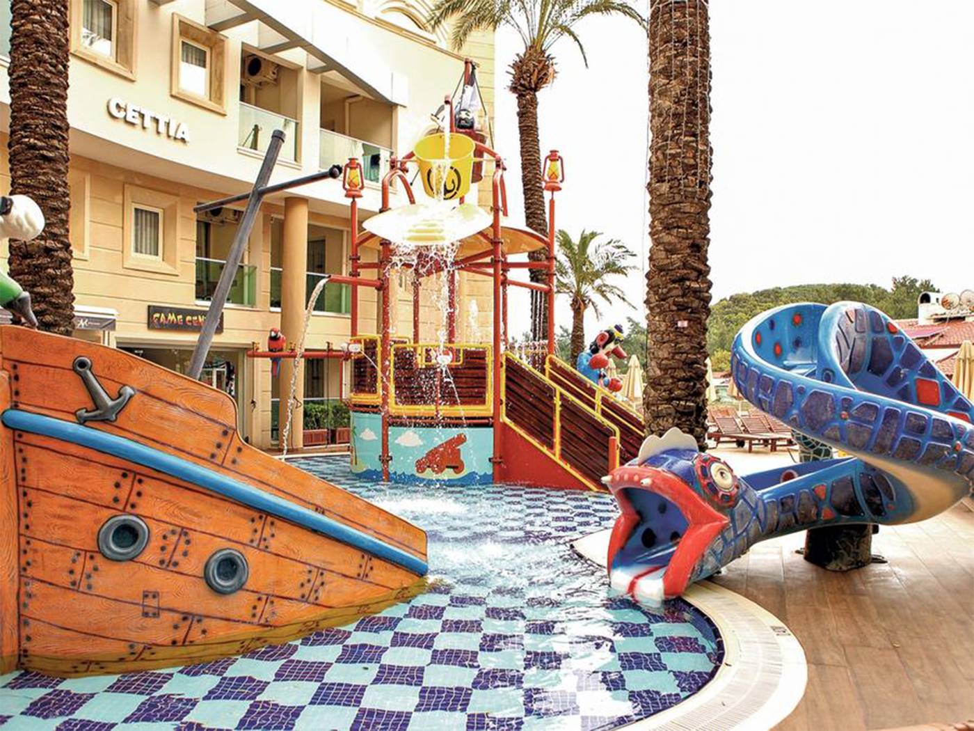 Grand-Cettia-Pool-45