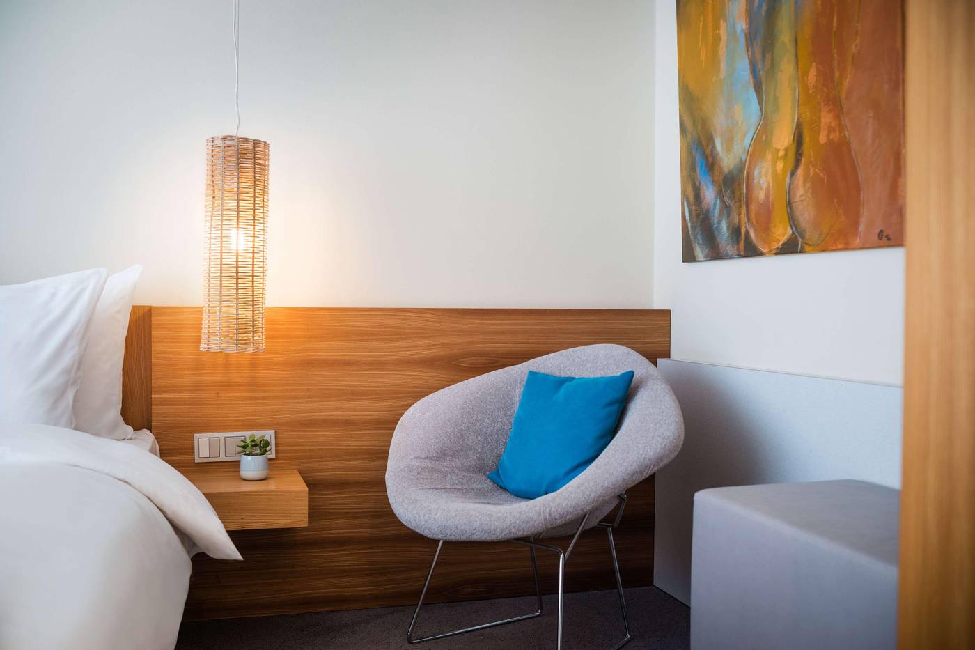 Lindner-Hotel-Berlin-Ku-damm--part-of-JdV-by-Hyatt-Room-37