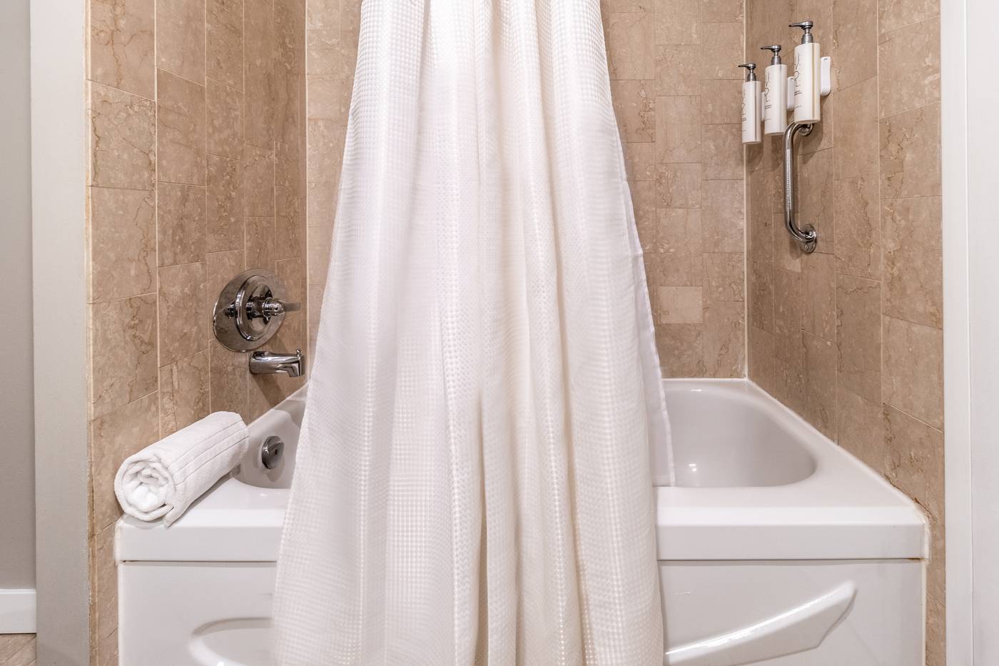 Atrium-Hotel-Vancouver-Room-56