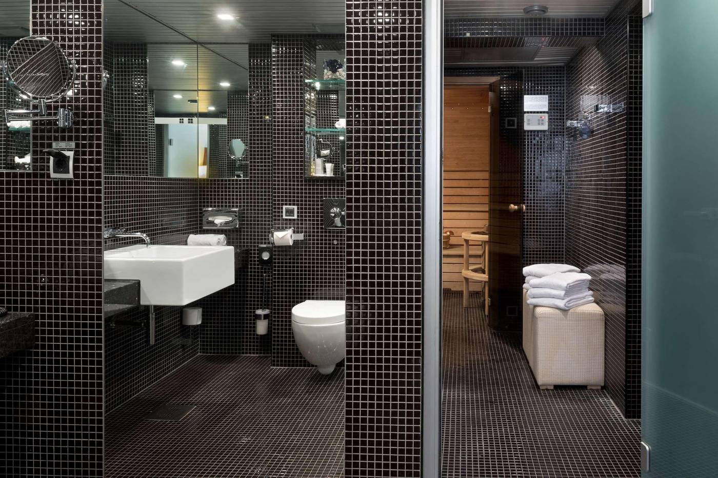 Radisson-Blu-Hotel-Olumpia--Room-36