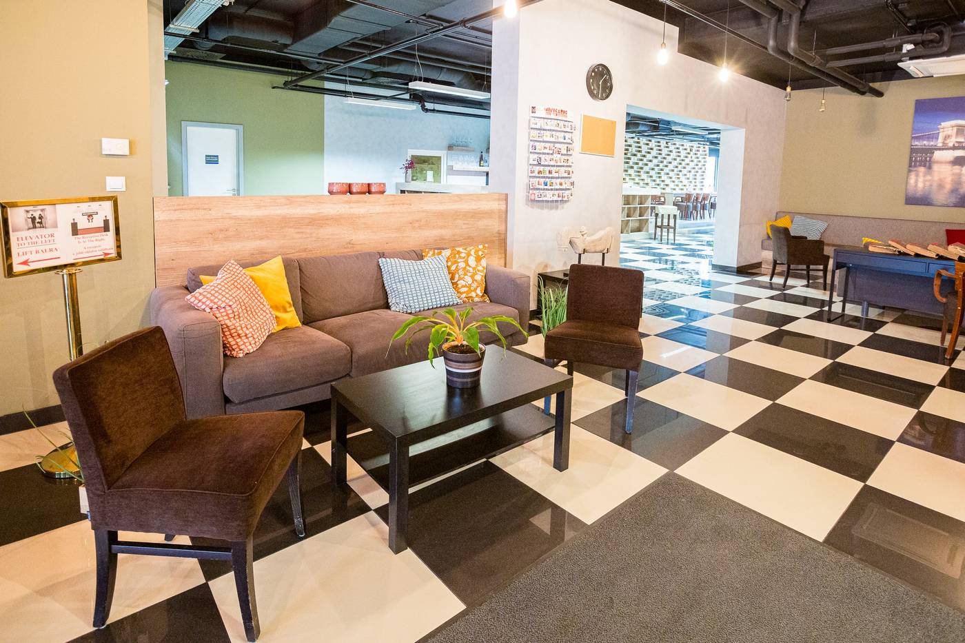 Di-Verdi-Imperial-Lobby-2