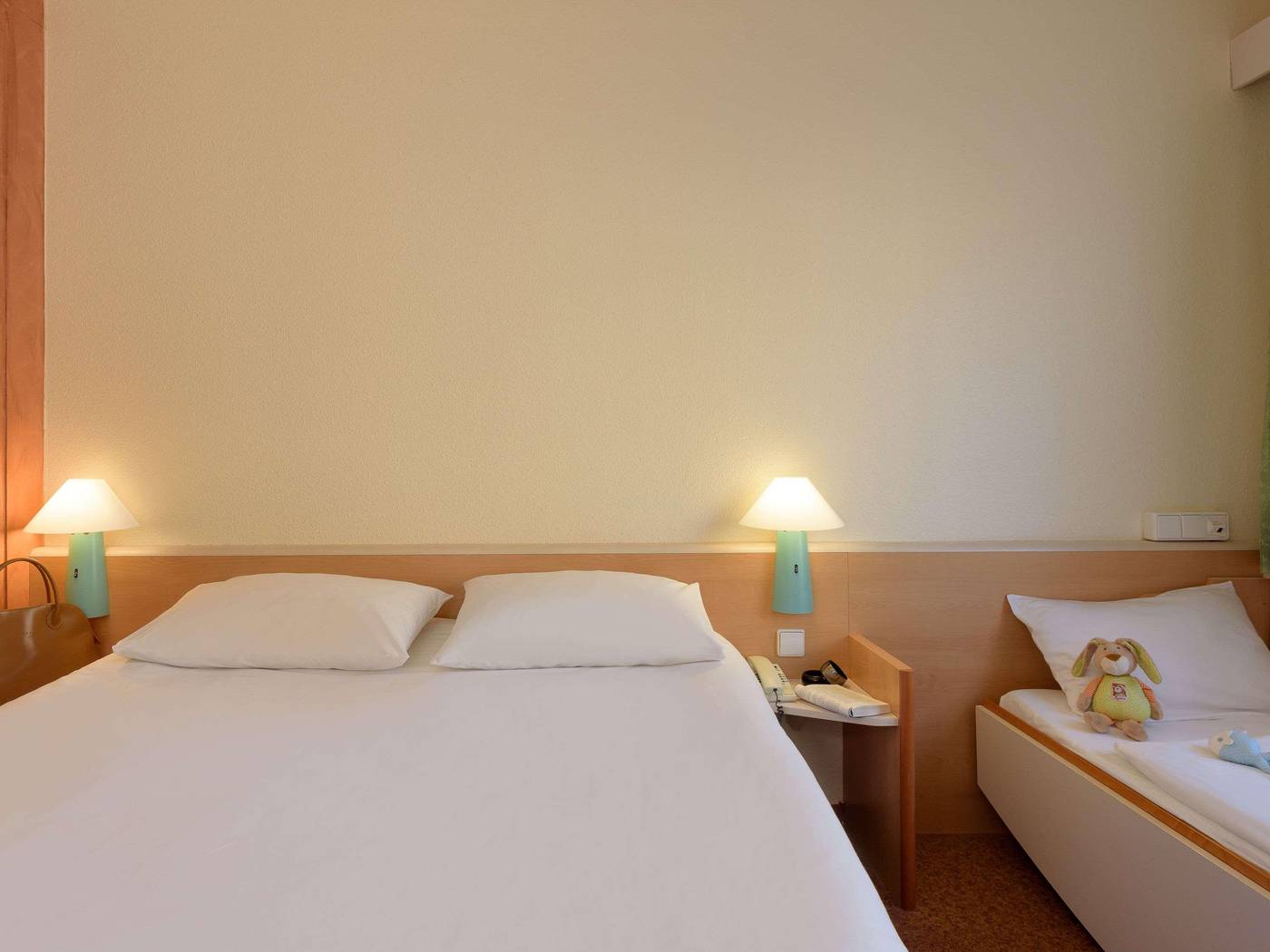 B-B-HOTEL-Berlin-City-West-Room-27