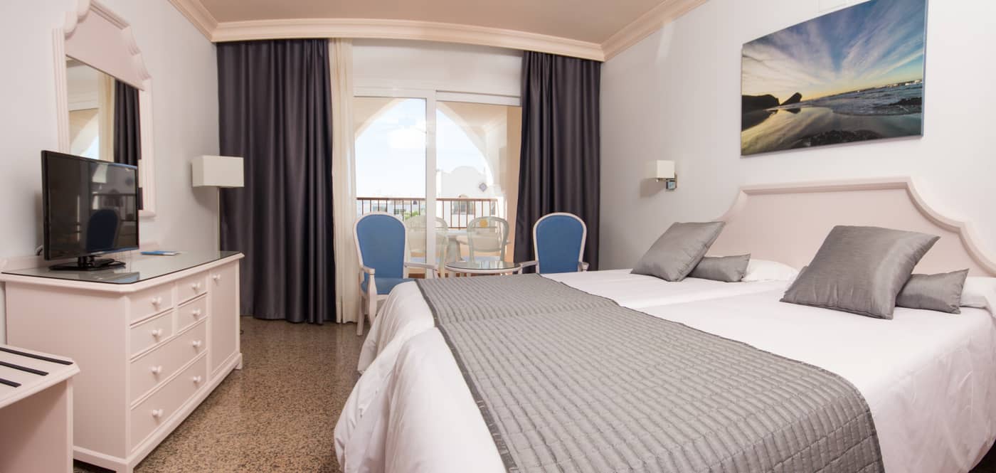 Mac-Puerto-Marina-Benalmadena-Room-22