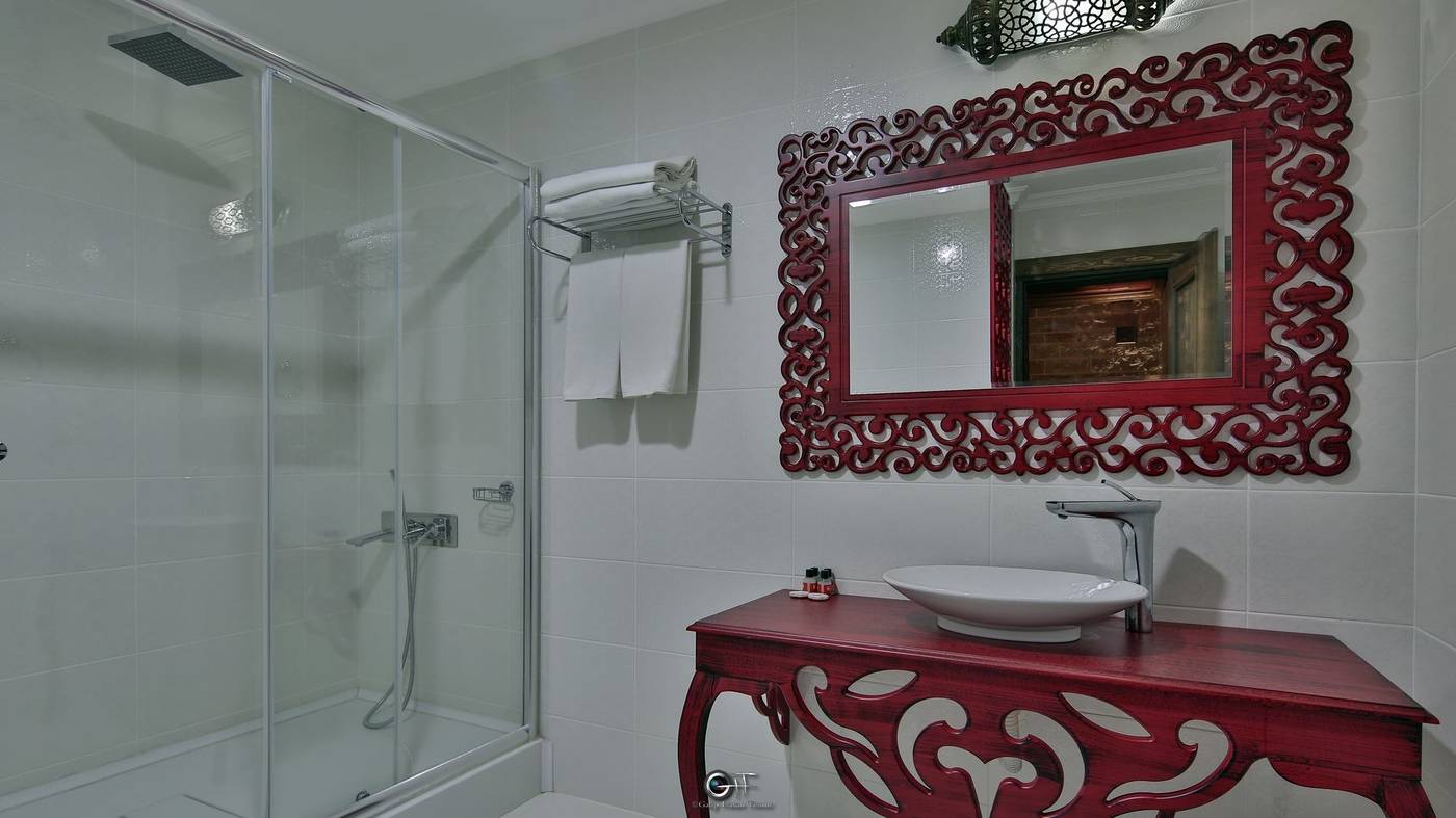 Elevres Stone House Hotel