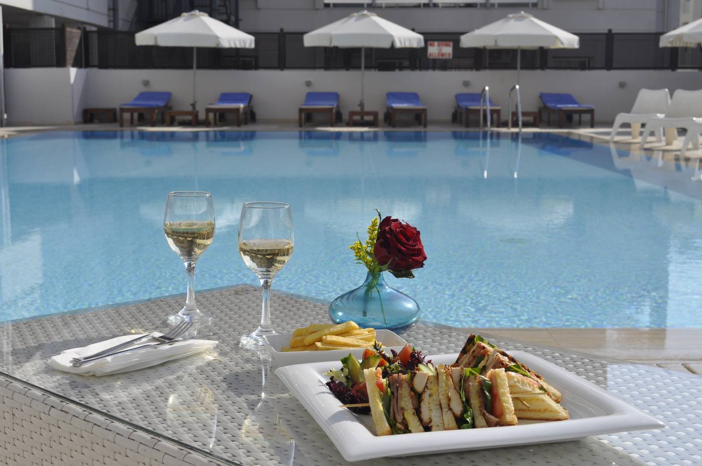 Sun-Hall-Hotel-Pool-7