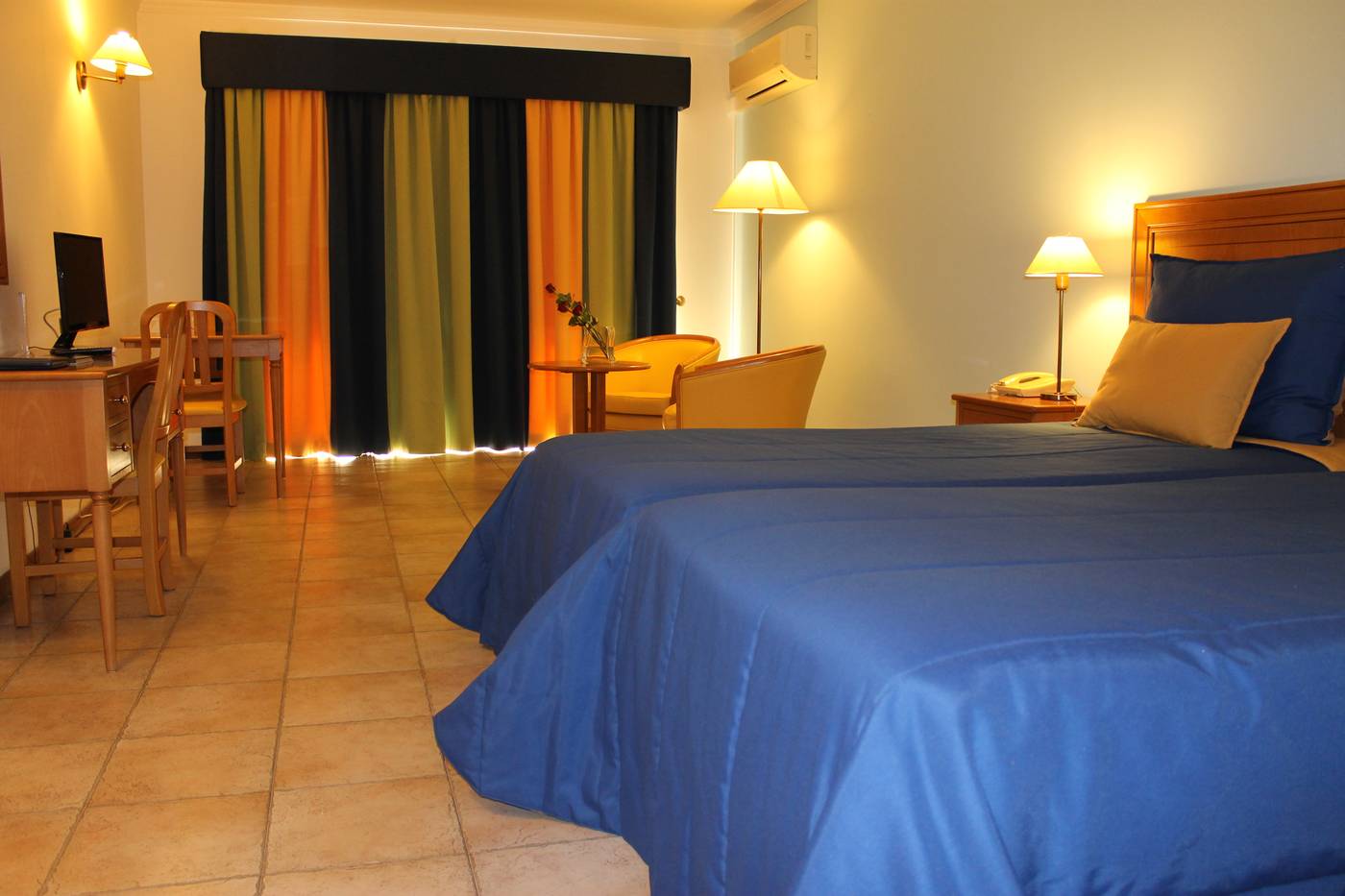 Hotel-Cais-da-Oliveira-Room-28