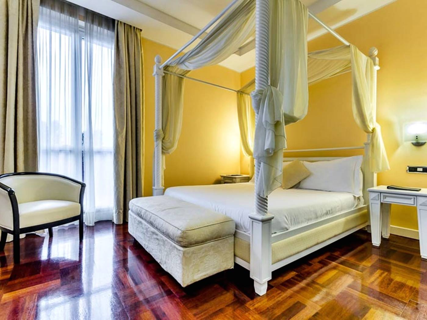 Silver-General-view-15