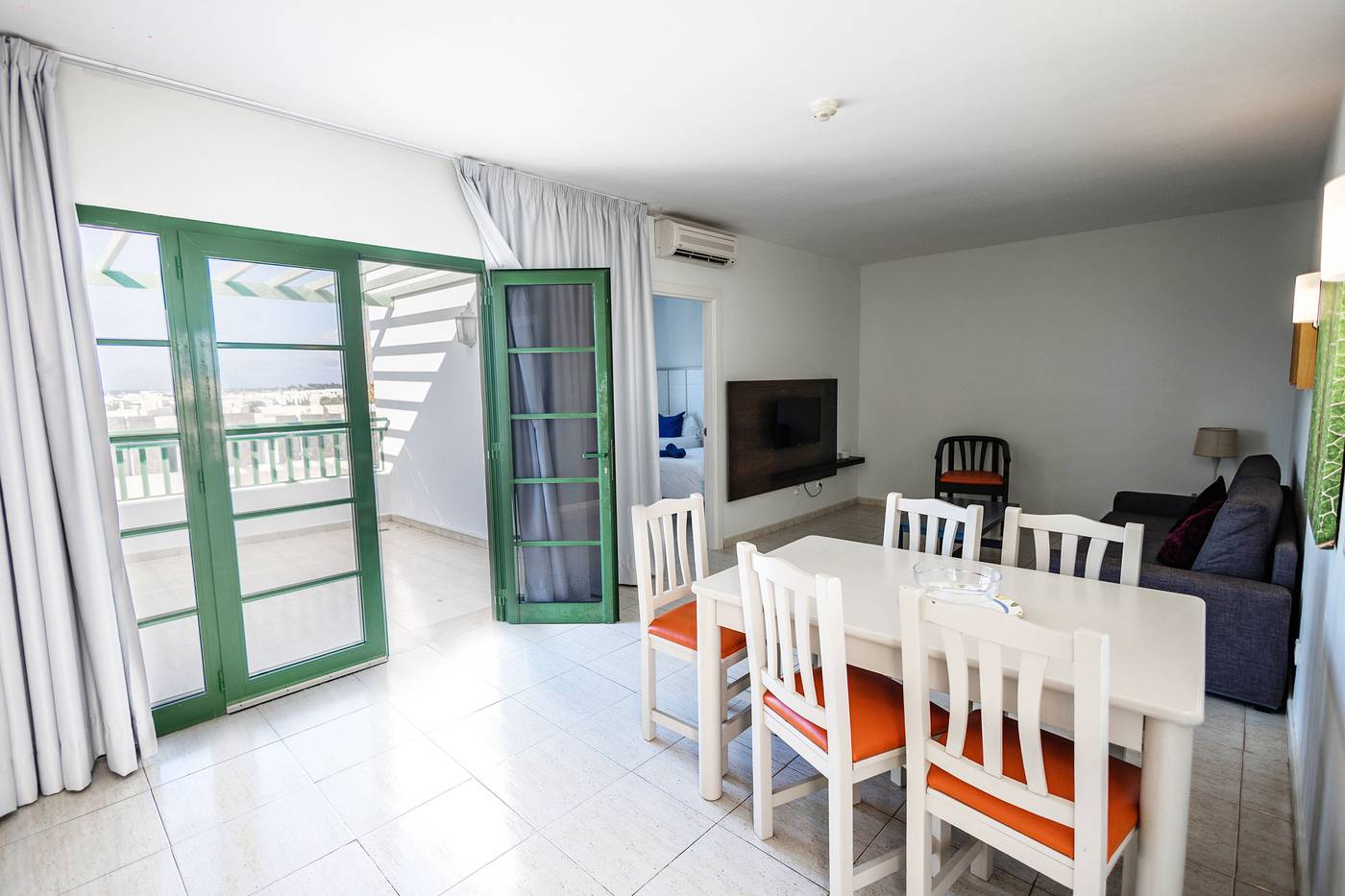 CayBeach-Sun-Room-24