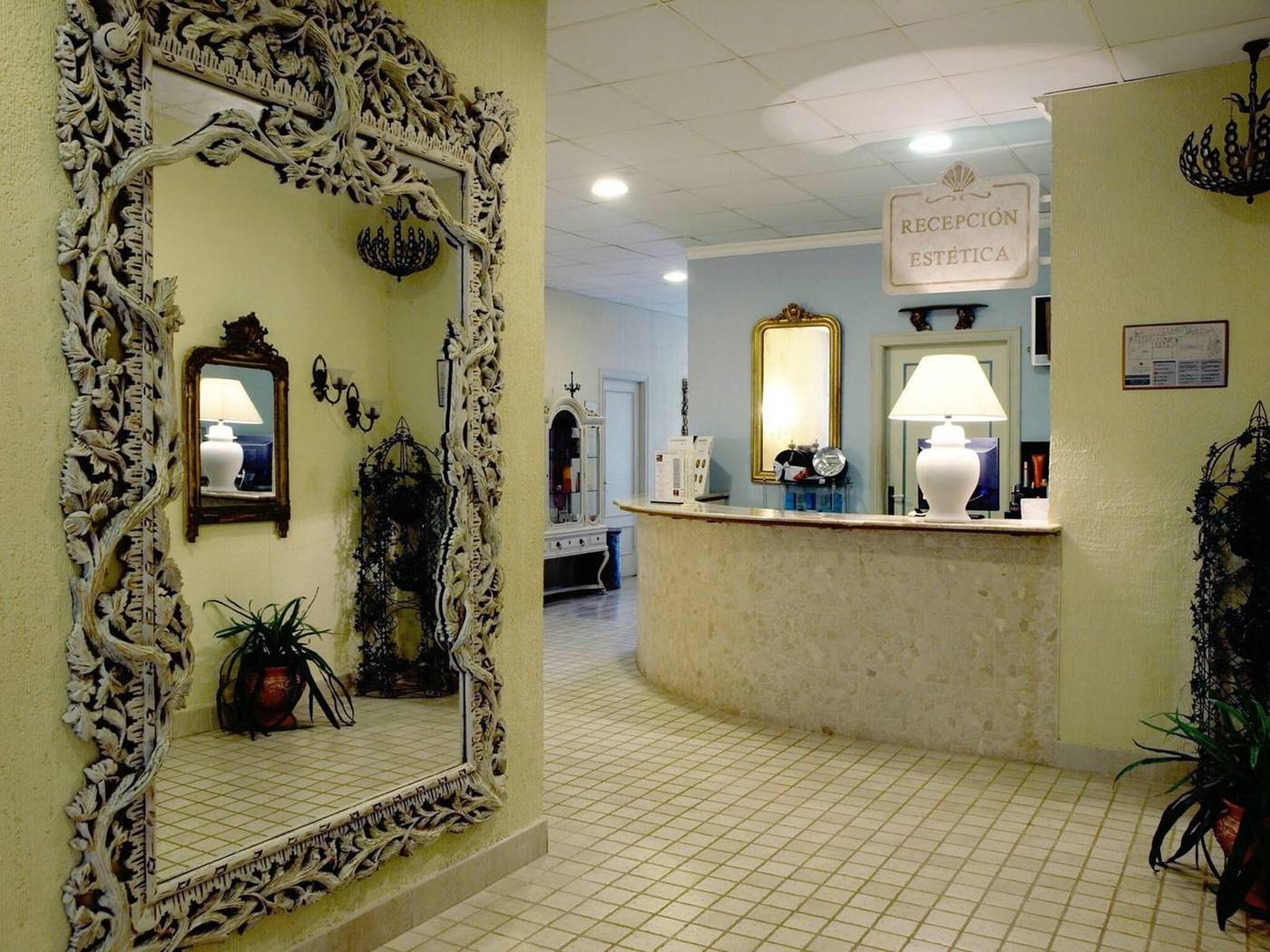 Termas-Marinas-el-Palasiet-Lobby-31