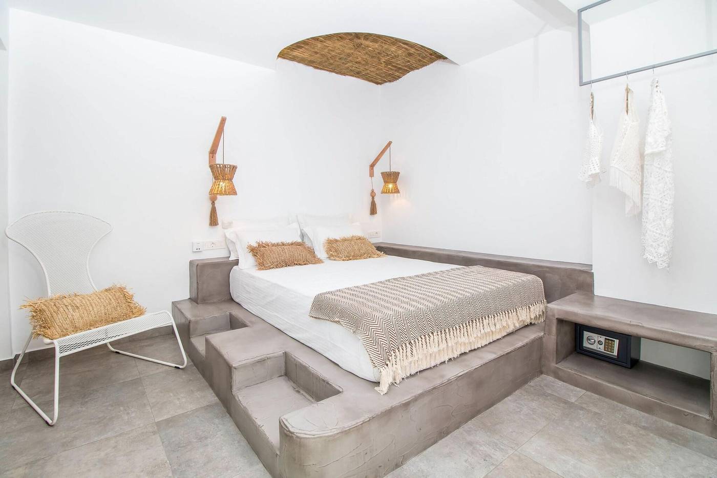 Malibu-Boutique-Room-38