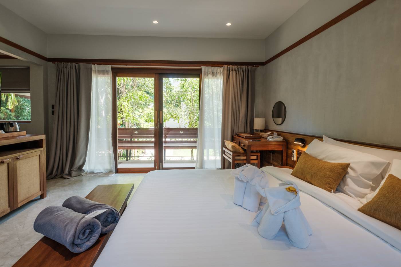 Banana-Fan-Sea-Resort-Room-24