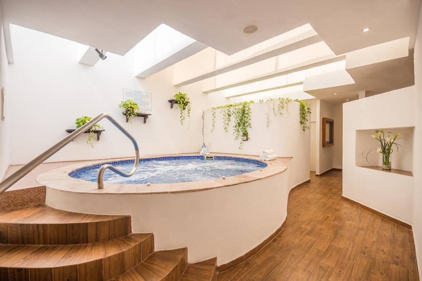 Friendly Puerto Vallarta Beach Resort & Spa