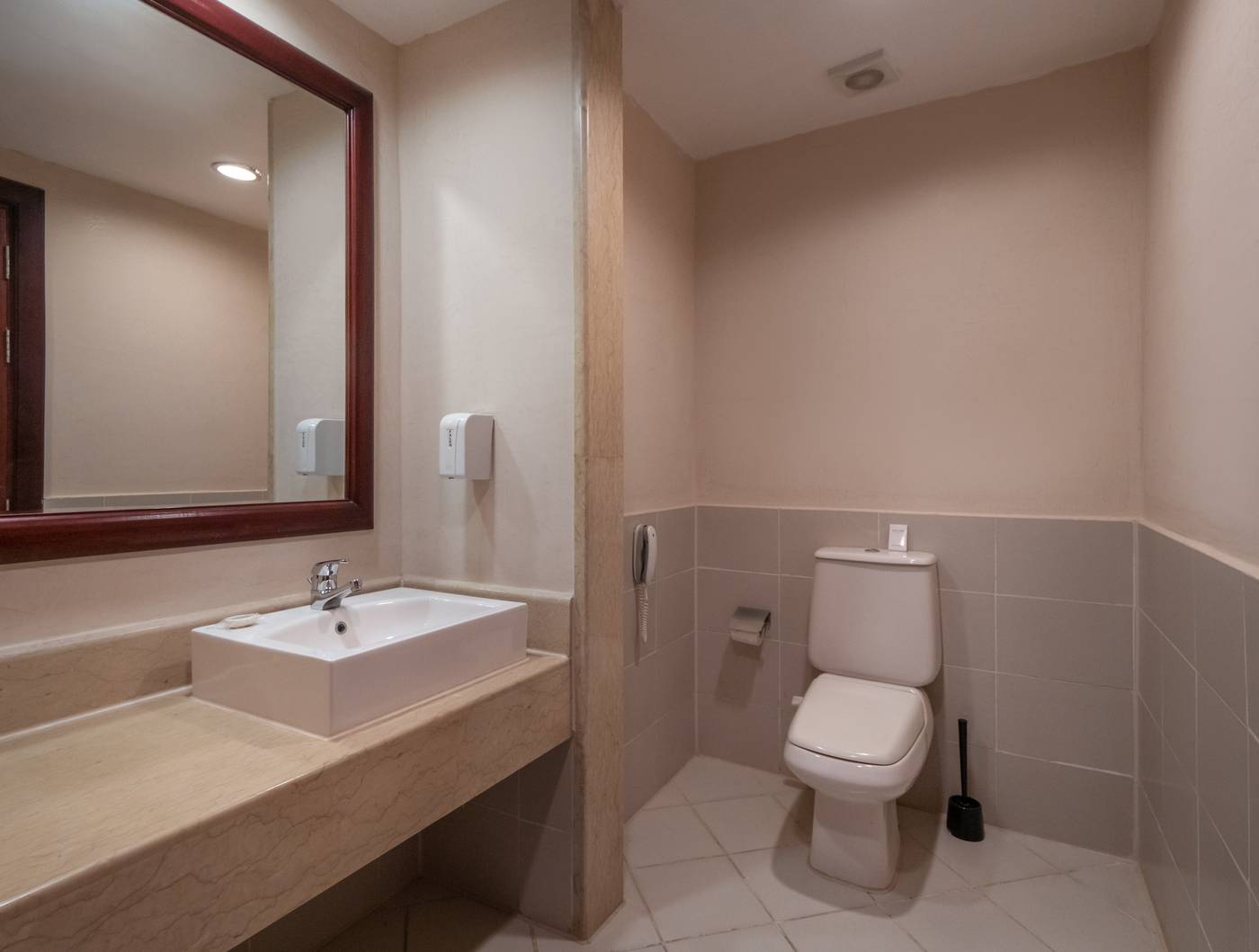 Serenity-Alma-ex--Serenity-Fun-City-Room-36