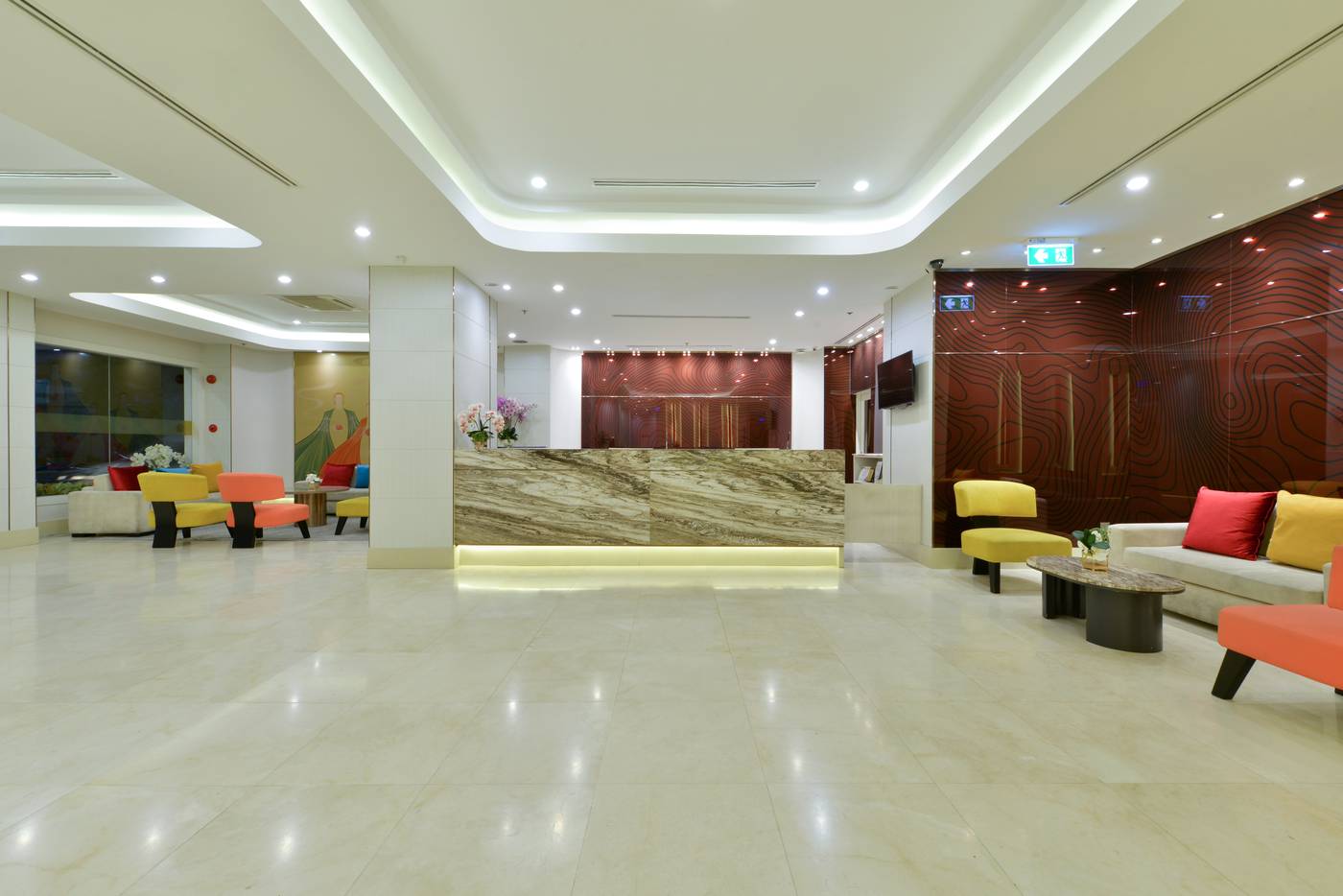 Centre-Point-Plus-Hotel-Pratunam-Lobby-13