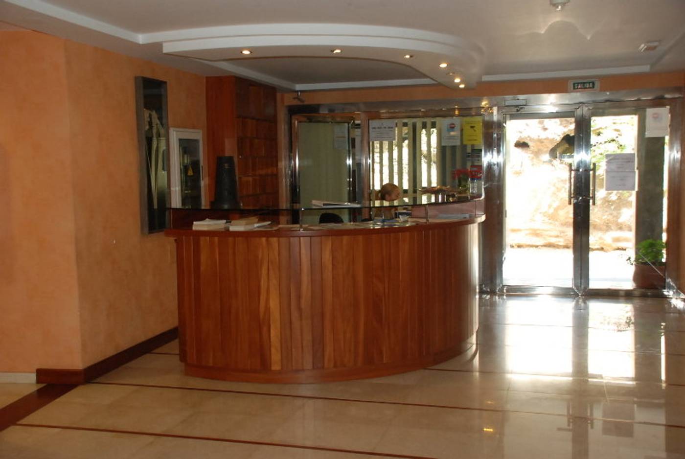 Galeon-Hotel-Lobby-22