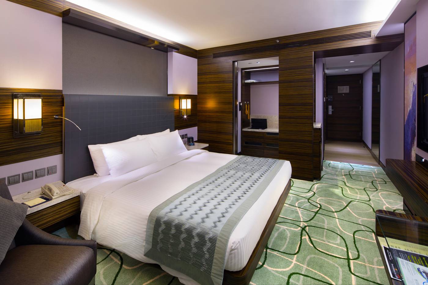 New-World-Millennium-Hong-Kong-Hotel-Room-24
