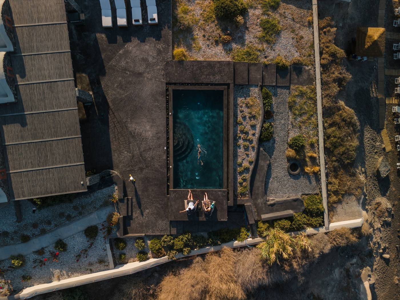 Colombos-Beachfront-Room-4