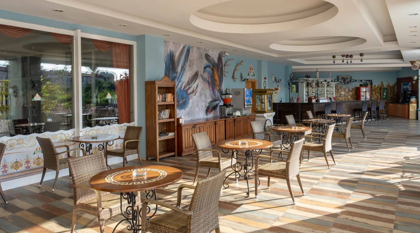 Pine-House-Hotel-Bar-40