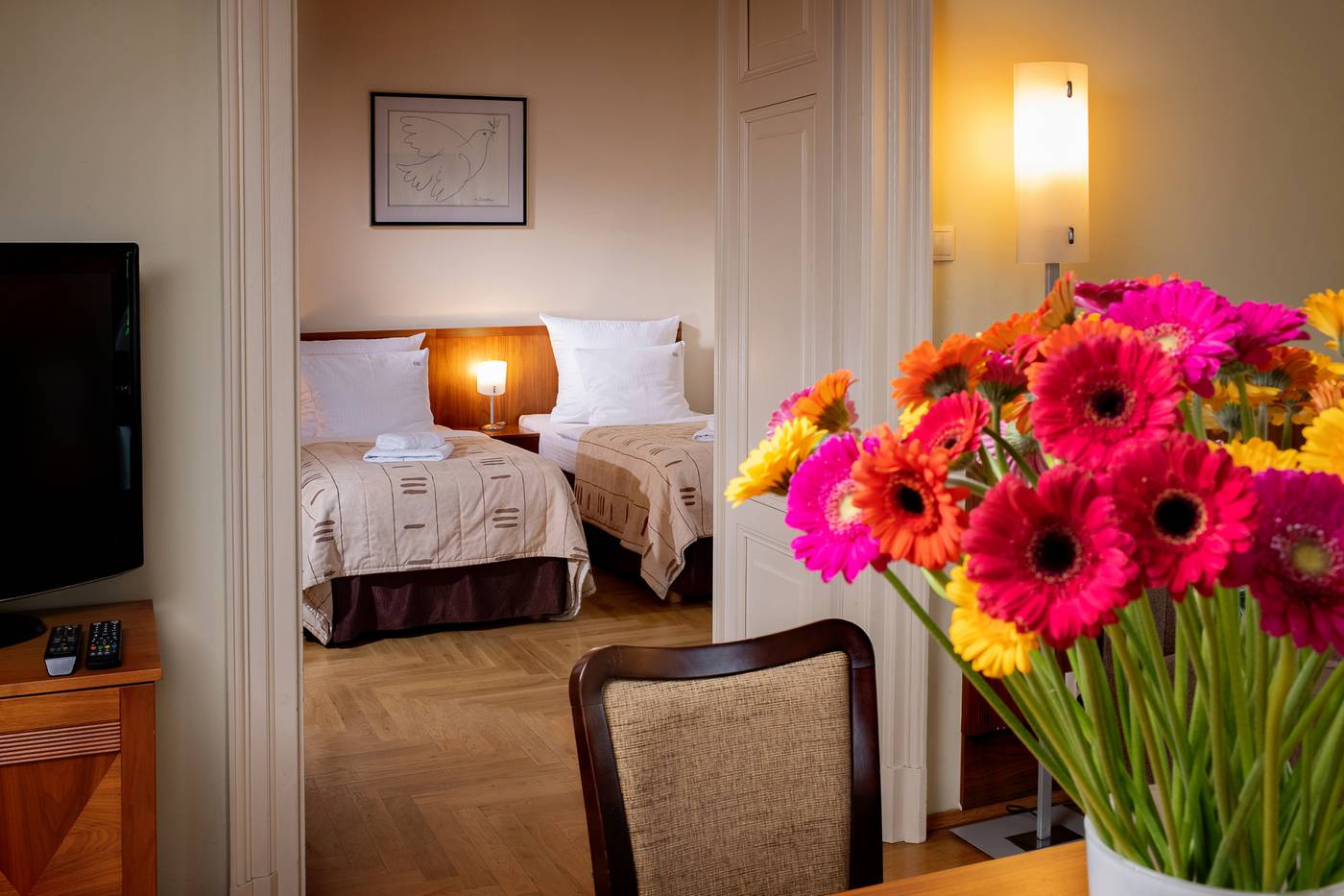 Red-Brick-Apartments-Room-5