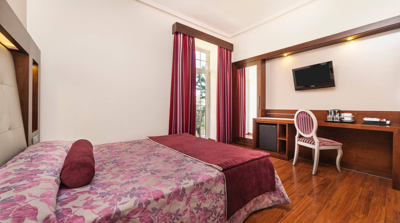 Hoteles-Globales-Reina-Cristina-Room-22