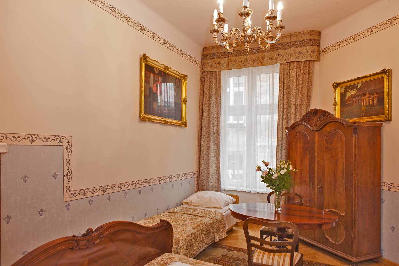 Metropolitan-Apartments-Room-8