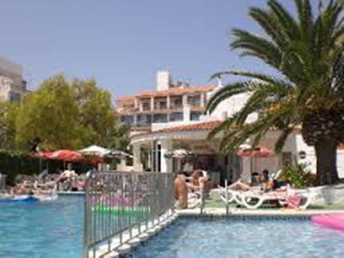 Apartamentos-Tramuntana-Pool-8