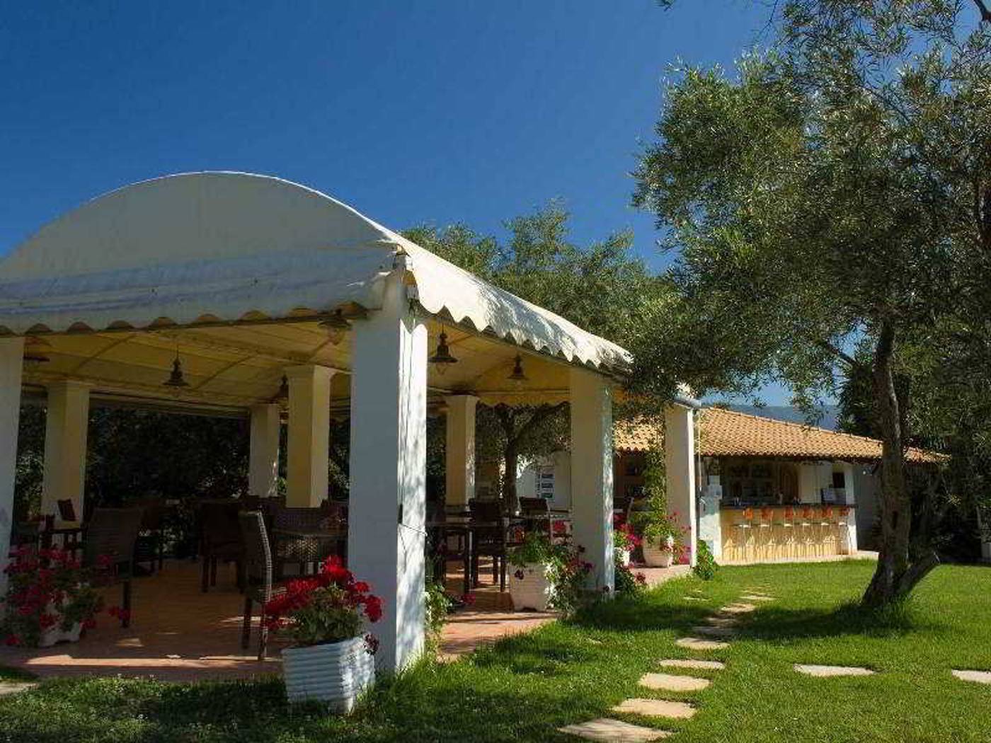 Saint-Nicholas-Restaurant-14