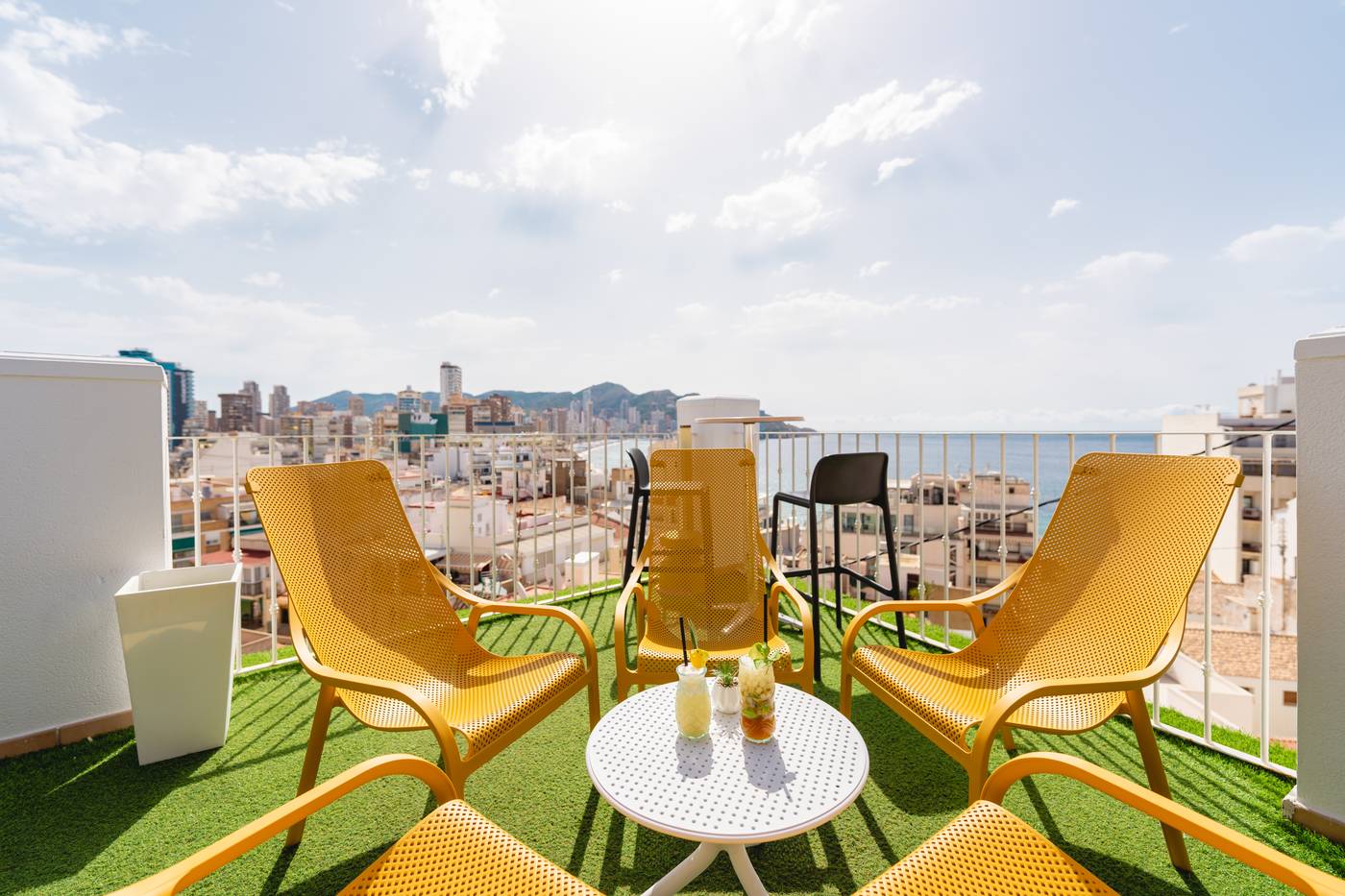 Queens-Hotel---Adult-Only-Bar-22