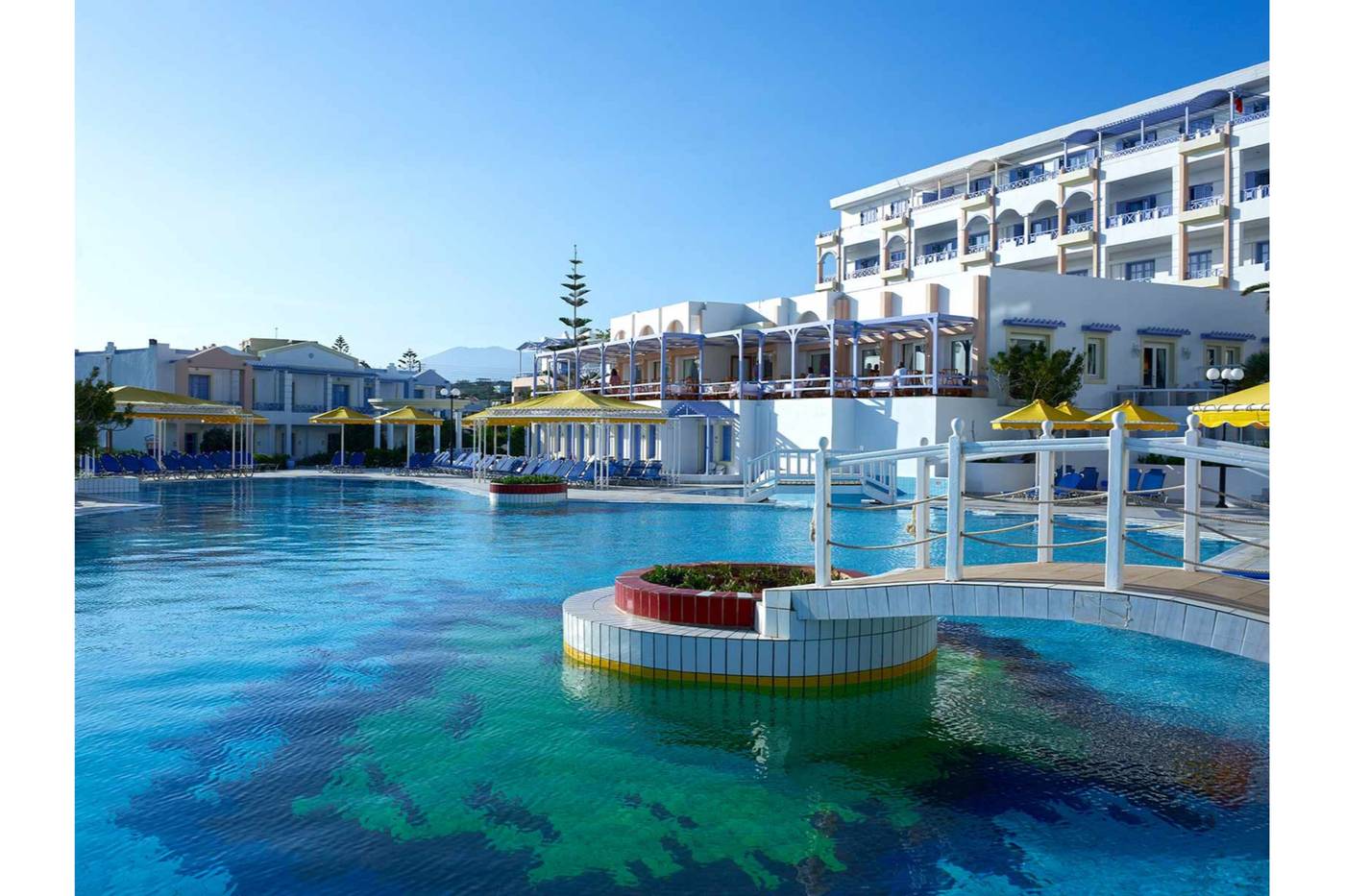 Serita-Beach-Hotel-Pool-2