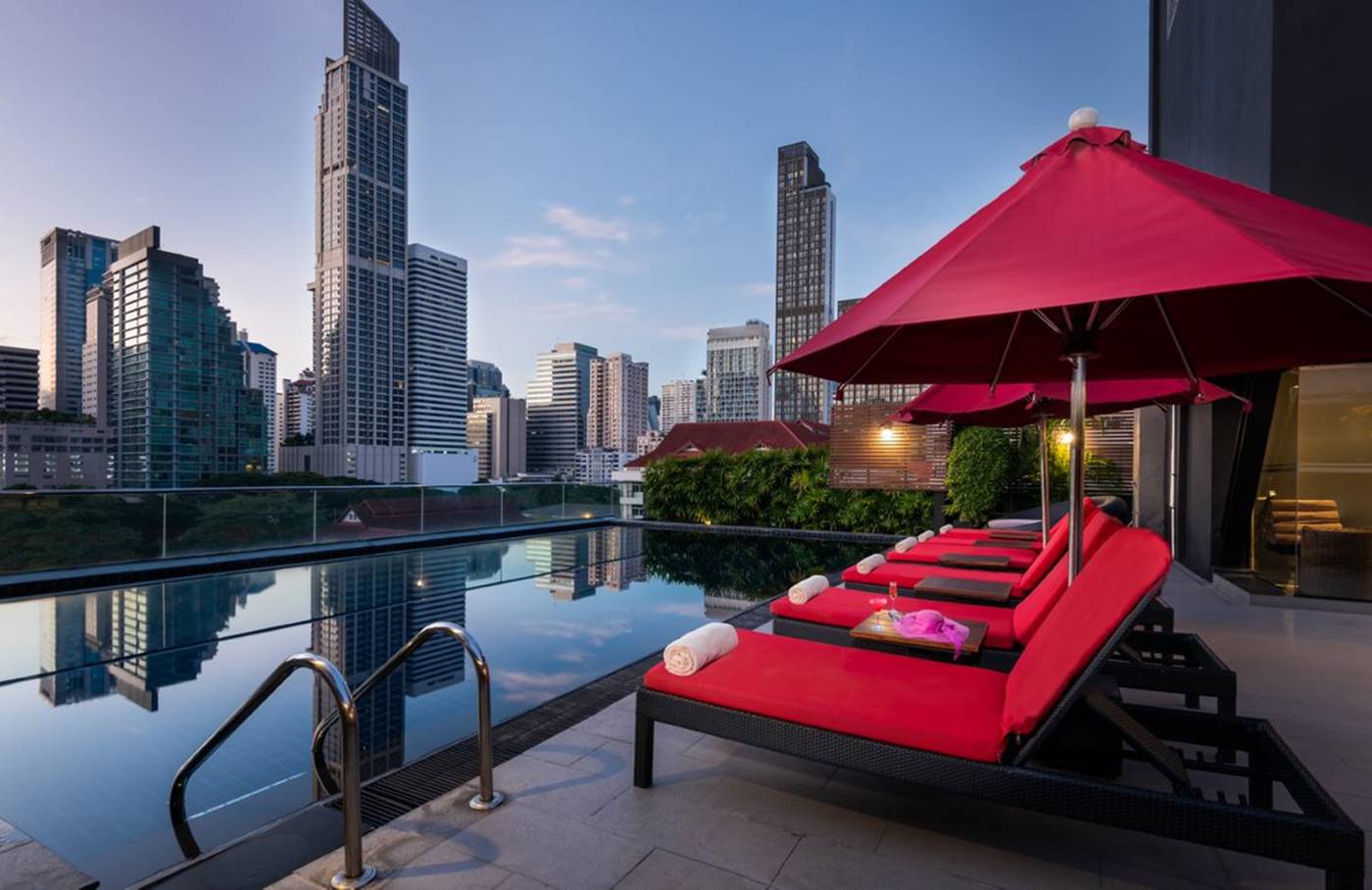 Maitria-Mode-Sukhumvit-15-Bangkok-Pool-1