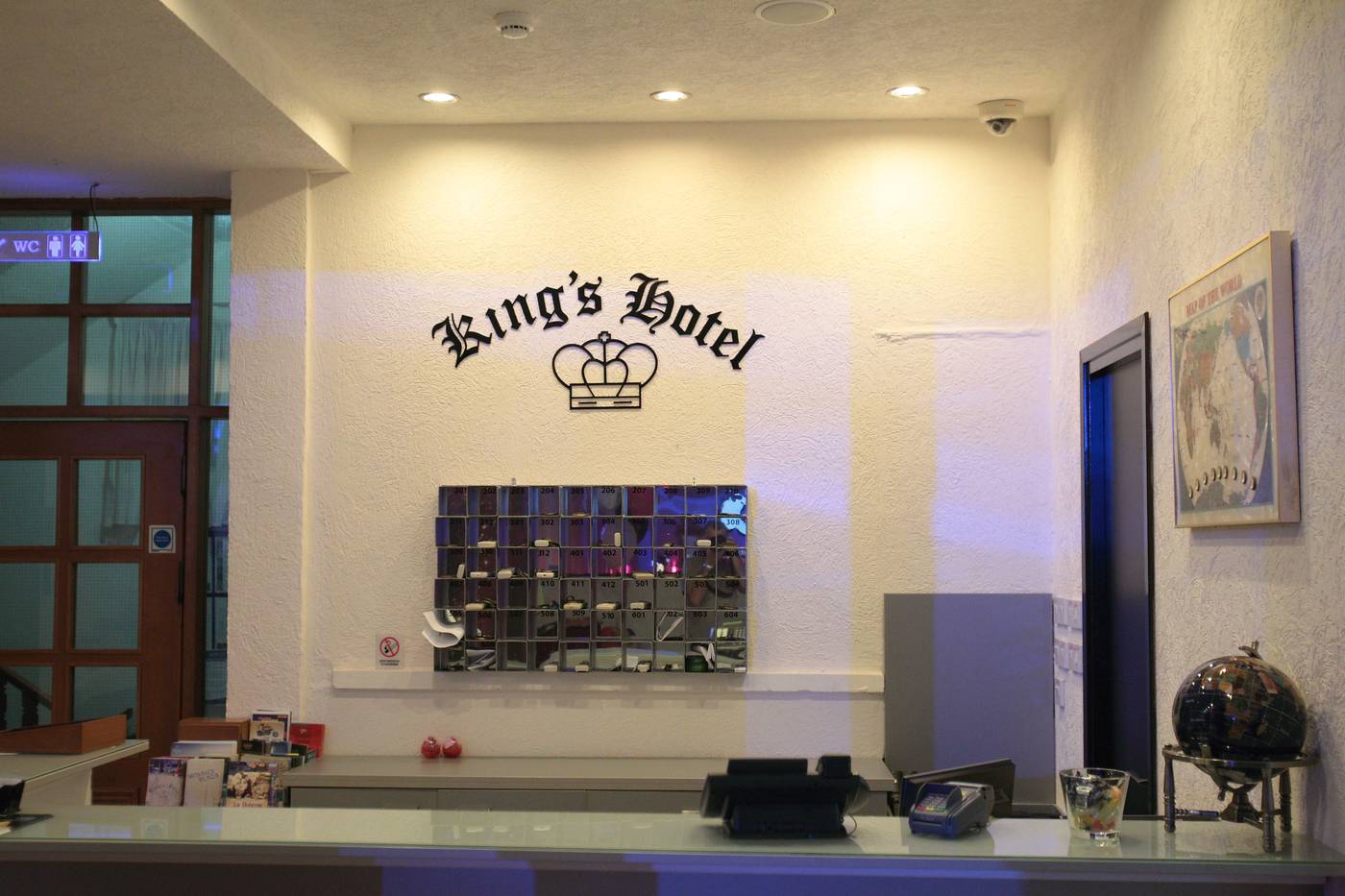 Kings-Lobby-47