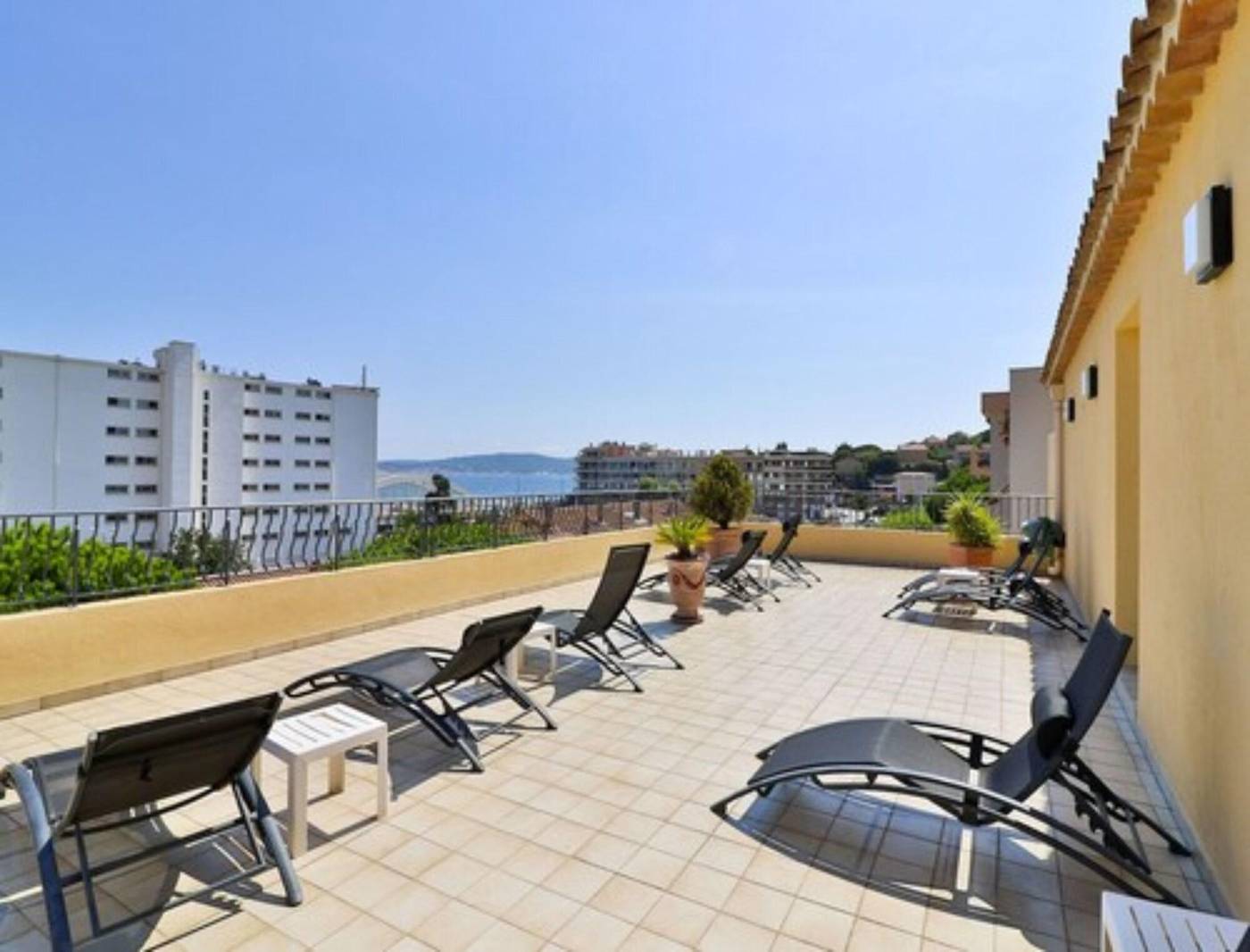 Hotel-Le-Petit-Prince-Terrace-37