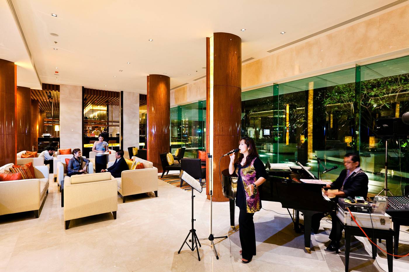 Royal-Princess-Larn-Luang-Bangkok-Bar-17