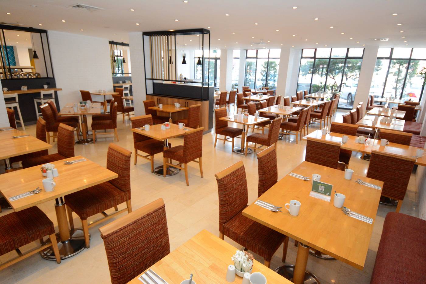 Holiday-Inn--Istanbul-City-Restaurant-32