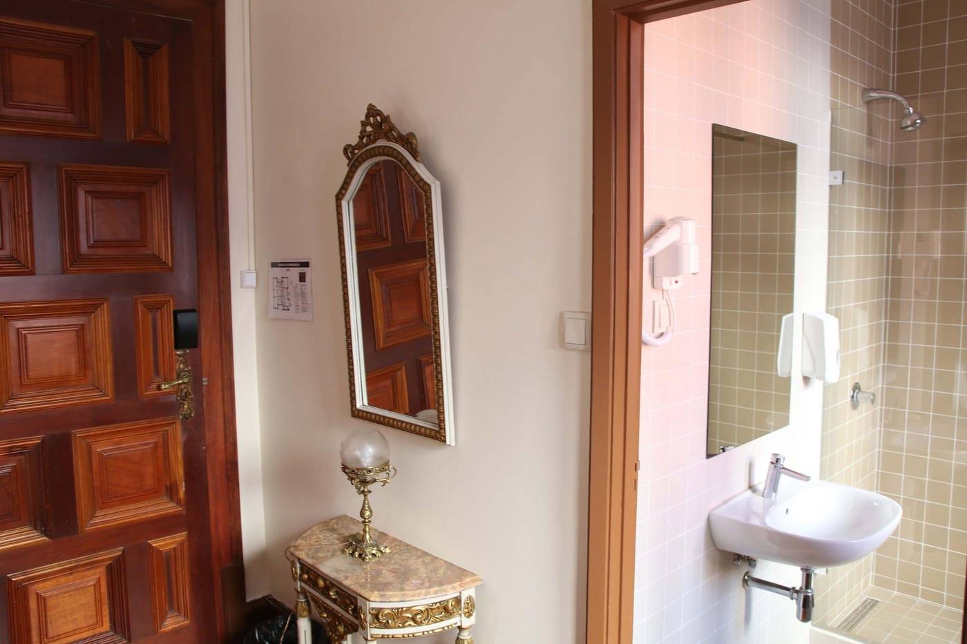 Sant-Jordi-Hostels-Lisbon-Room-53