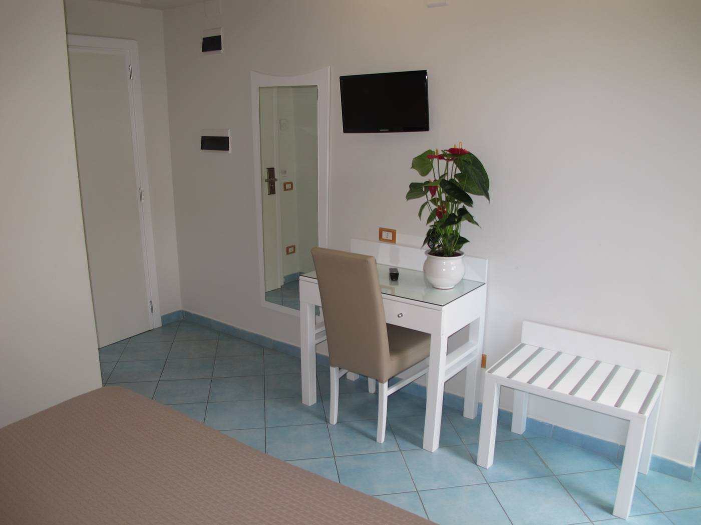 Club-Sorrento-Room-32