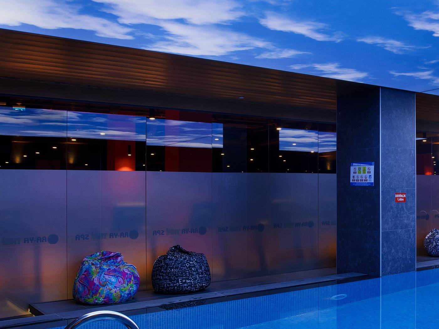 ibis-Styles-Istanbul-Merter-Pool-51