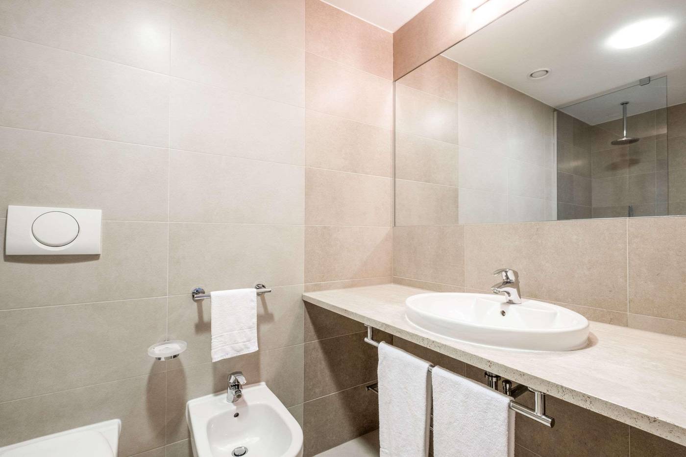 Quality Hotel San Martino-Italy-Garbagnate Monastero-Room-7