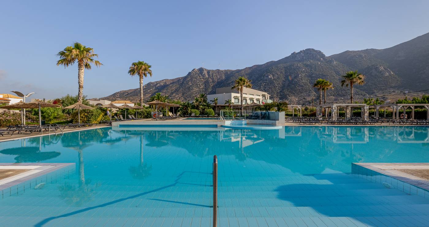 Akti-Palace-Ultra-All-Inclusive-Pool-14