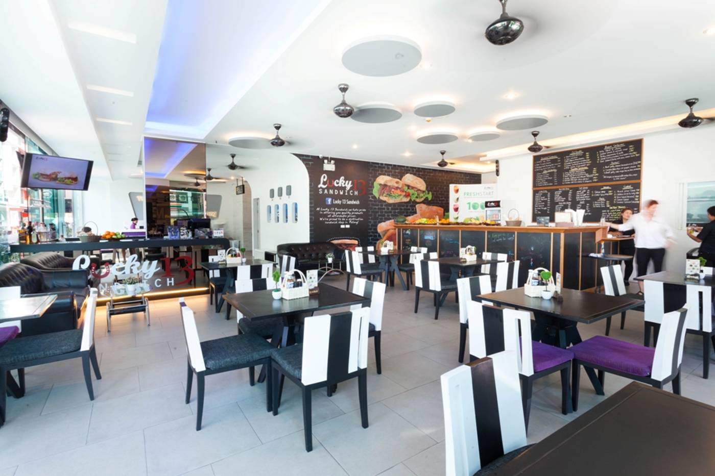 The-AIM-Patong-Hotel-Restaurant-55