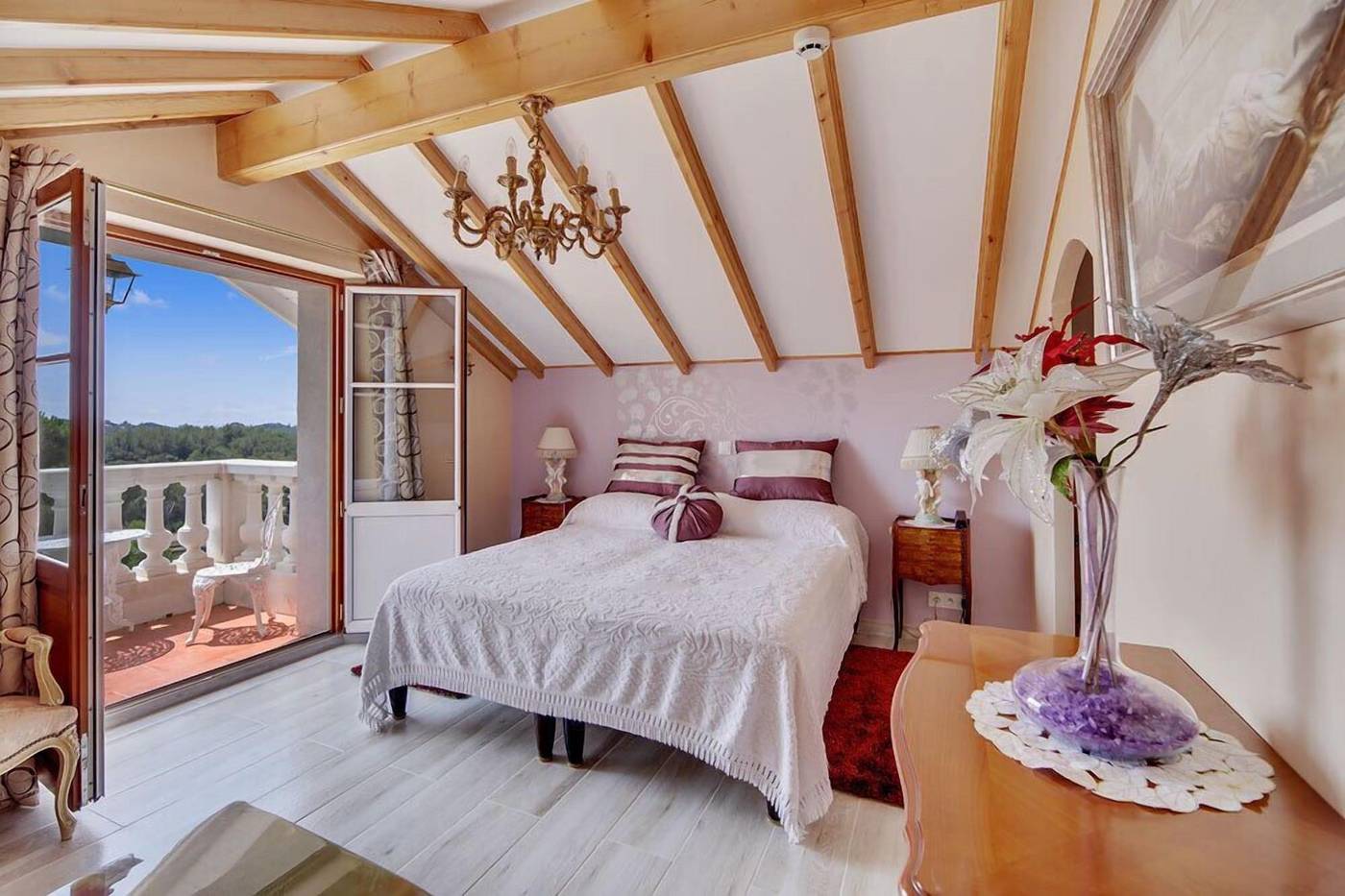 Chateau-de-Mei-Lese-Room-64